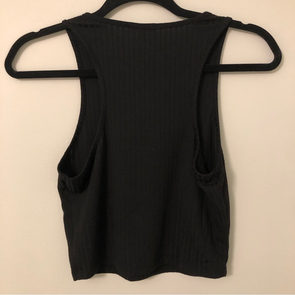 Basic Black Ribbed Cropped Tank Top - Picture 4 of 5